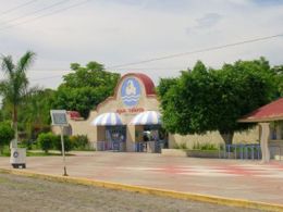 Agua caliente parque acuático, villa corona (jalisco)