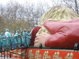 La mujer gigante, c.c. ballonti, portugalete (Bilbao)