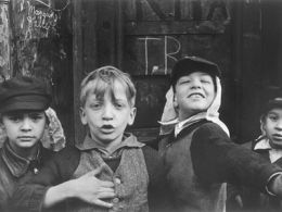 'Helen levitt. lírica urbana. fotografías 1936-1993'. sala amós salvador. Logroño