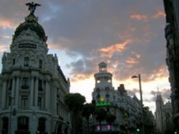 Visita guiada (accesible para personas con discapacidad física y/o visual): 'Gran vía: 100 años de historia', Madrid