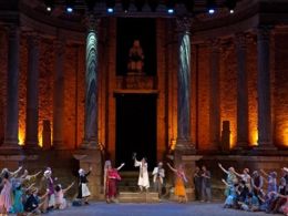 'La asamblea de mujeres'. Teatro compac gran vía, Madrid