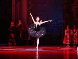El ballet nacional de kiev lleva el lago de los cisnes a Sevilla