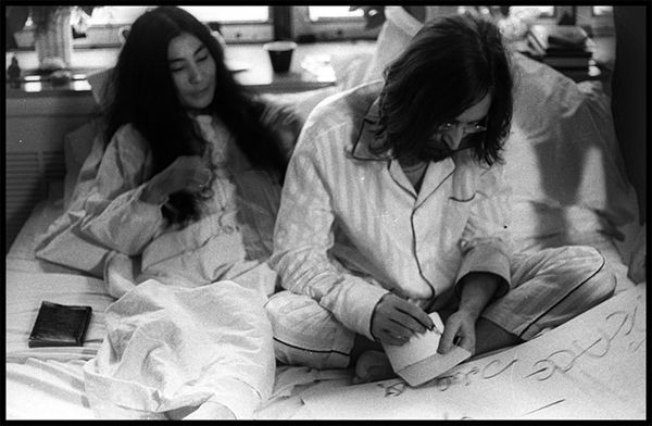 Exposición 'John Lennon & Yoko Ono: Suite 1742' en Málaga
