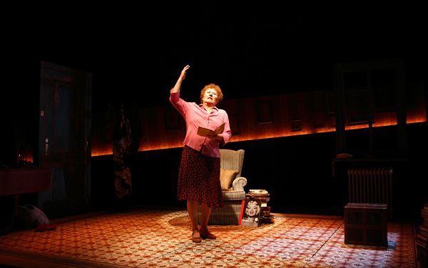 Beatriz Carvajal llega a Madrid con la obra 'A vueltas con la vida'