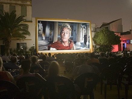 Película y palomitas al aire libre: vuelven los cines de verano