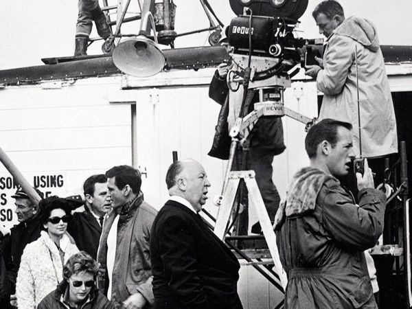 'Hitchcock, más allá del suspense', una exposición sobre el genio del cine
