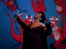 Beatriz Carvajal de gira por España con 'Los diablillos rojos'