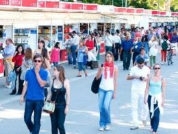 El Parque de El Retiro de Madrid celebra su tradicional Feria del Libro