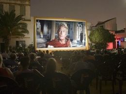 Película y palomitas al aire libre: vuelven los cines de verano