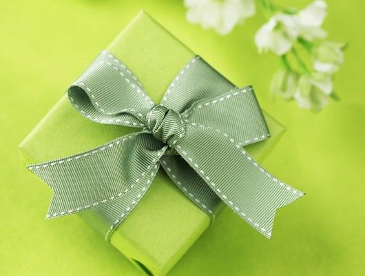 Regalo con fondo verde