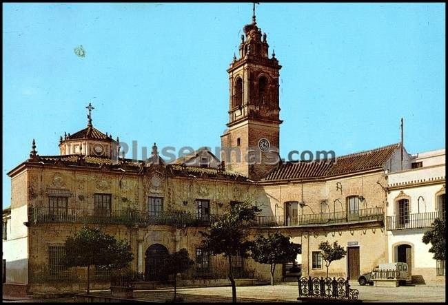 Fachada del ayuntamiento de lora del río (sevilla)