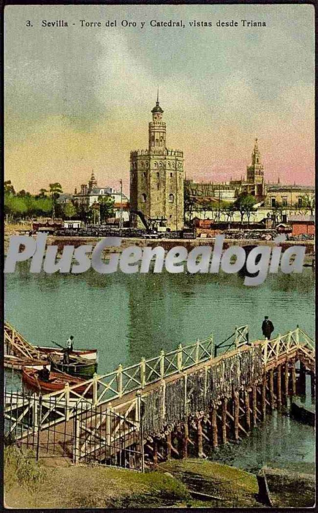 Vistas desde triana de la catedral y torre del oro de sevilla