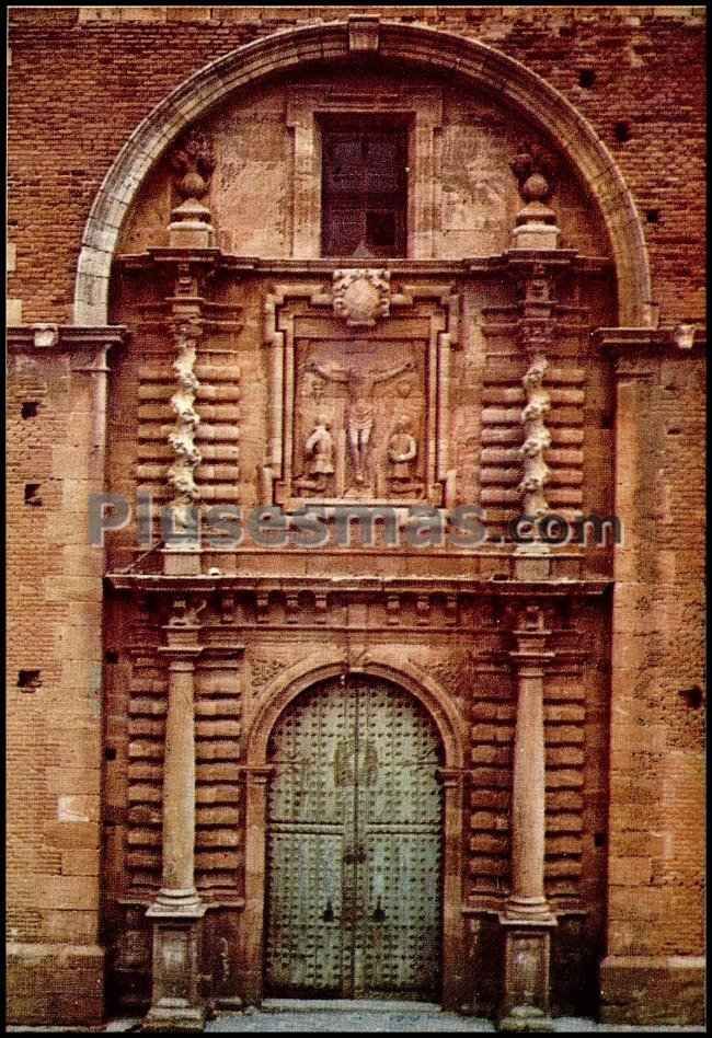 Pórtico del santuario de san carlos del valle (ciudad real)