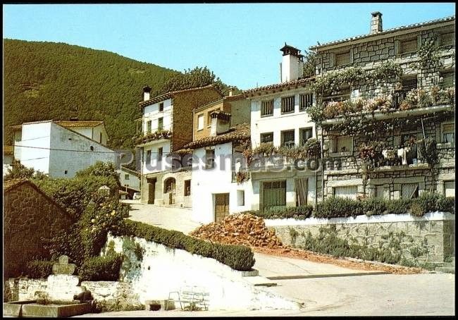Fuente de la plaza en el hornillo (ávila)