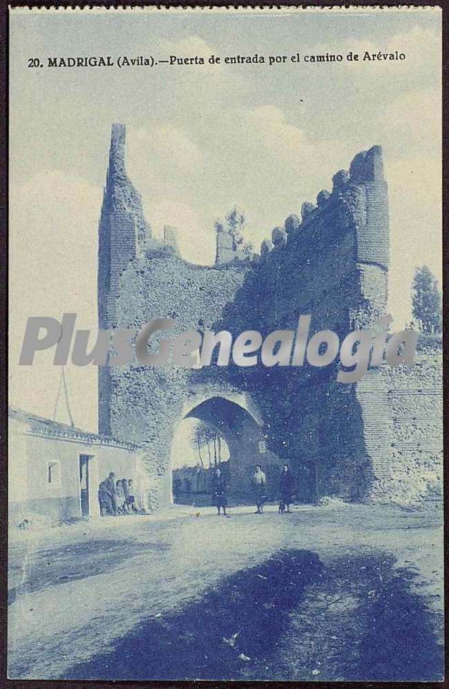Puerta de entrada a el madrigal de las altas torres (ávila) por el camino de arévalo