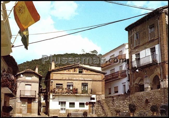Plaza de la constitución de santa cruz del valle (ávila)
