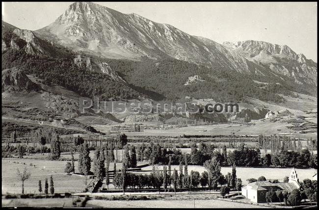 Vista parcial de burón, al fondo pico borin y macizo del yordas (león)