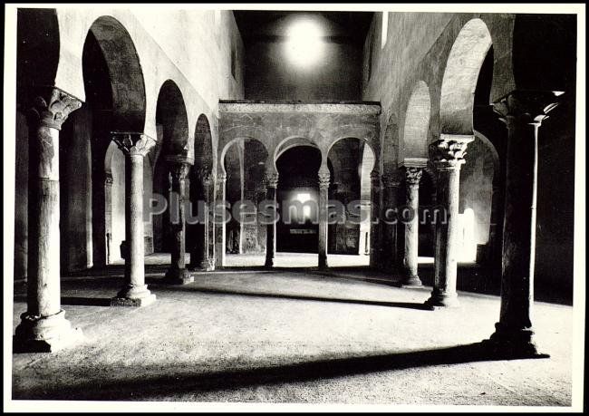 Interior de la iglesia de san miguel de escalada en gradefes (león)
