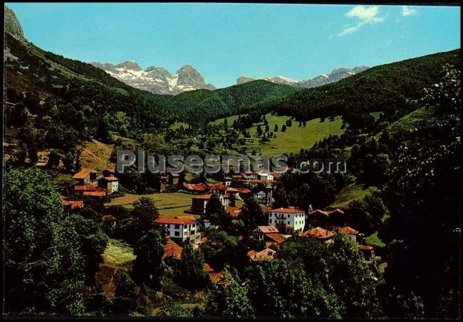 Vista general de soto de sajambre (picos de europa, león)