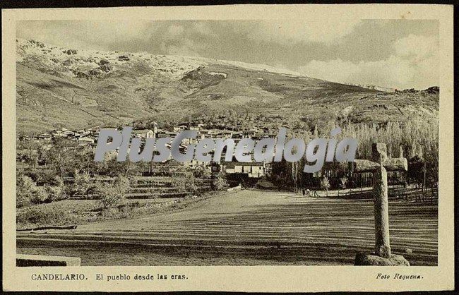 El pueblo de candelario (salamanca) desde las eras