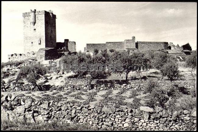 Castillo y recinto amurallado de san felices de los gallegos (salamanca)