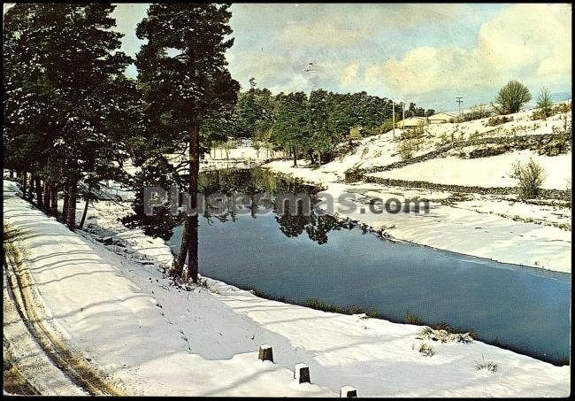 Paisaje invernal sobre el río duero en covaleda (soria)