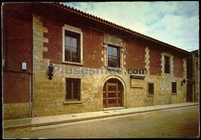 Edificio social de cigales (valladolid)