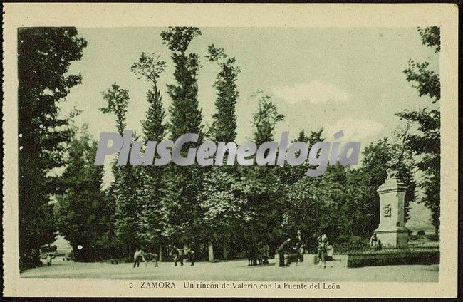 Un rincón de valerio con la fuente del león de zamora