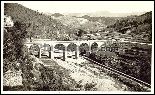 Pont de castellfullit de la roca (gerona)