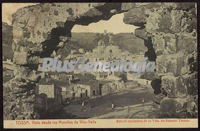 Vista de tossa de mar (girona) desde les murallas de vila - vella
