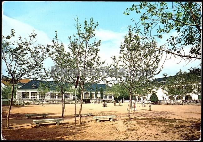 Parque y grupo escolar de Los Molinos (Madrid)