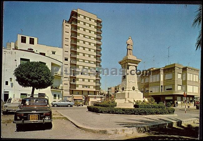 Monumento dedicado a costa y borrás en vinaroz (castellón)
