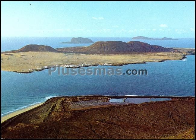 Isla de la graciosa desde el río (islas canarias)