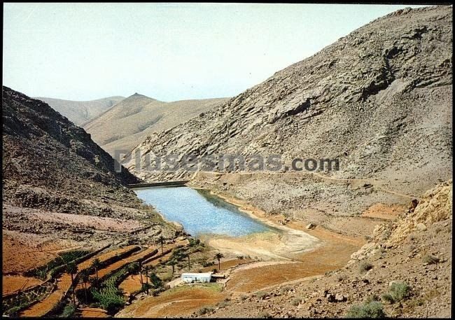Presa las peñitas en pájara de fuerteventura (islas canarias)
