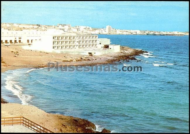 Playa blanca de puerto del rosario en fuerteventura (islas canarias)