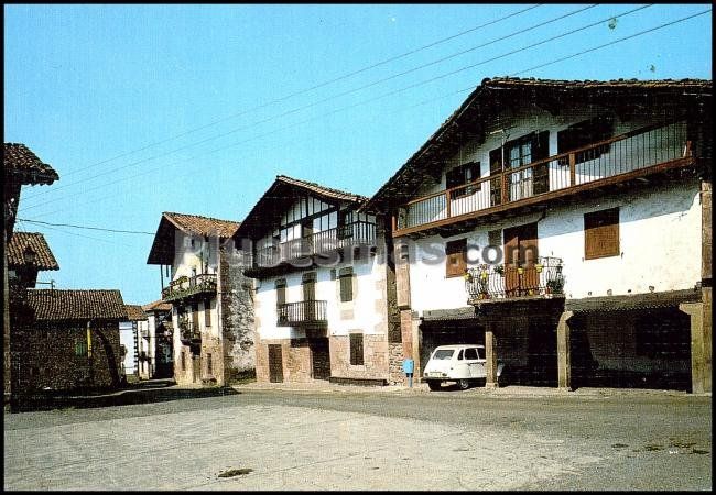 Plaza mayor en maya (navarra)
