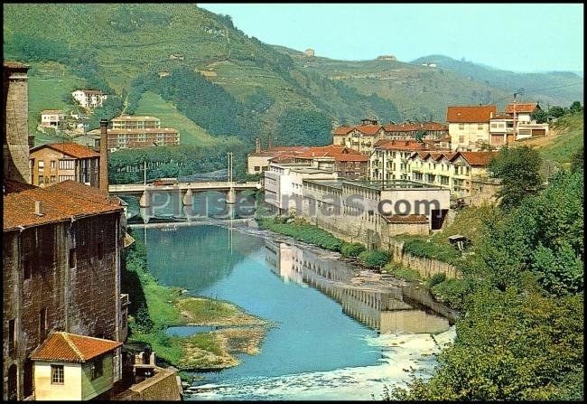 Panorámica con el río oria de tolosa (guipúzcoa)