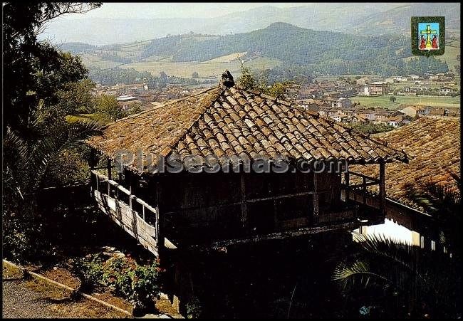 Hórreo y vista general de villaviciosa (asturias)