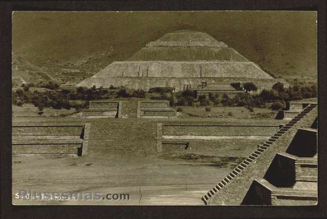 Foto antigua de TEOTIHUACAN