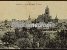 La catedral de segovia vista desde el pinar