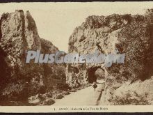 Entrada a la foz de biniés de ansó (huesca)