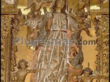 Talla de la asunción del retablo mayor del monasterio de san miguel de las dueñas (león)