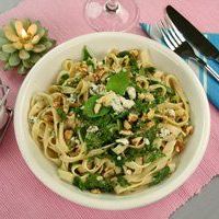 Tallarines con espinacas y nueces