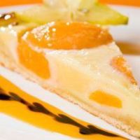 Tarta de queso con melocotón