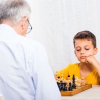 ¿Tenéis vuestra propia actividad que hacéis juntos y solos con cierta periodicidad (dar un paseo, ir al parque, jugar a las cartas...)?