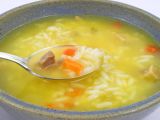 Sopa de arroz con zanahorias