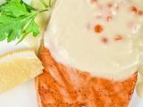 Salmón con salsa de queso