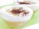 Compota de pera con nata batida